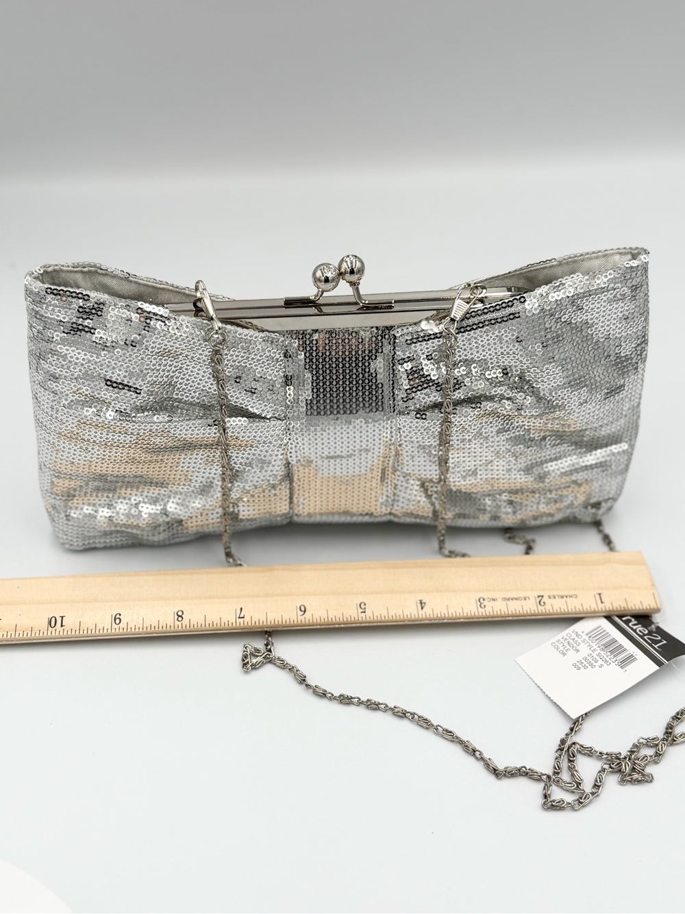 Rue21 Silver Sequin Kiss Lock Bow Clutch with Chain Strap - Picture 4 of 5